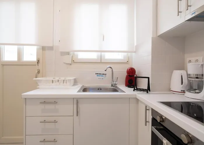 Urban Boho Apartment In Koukaki